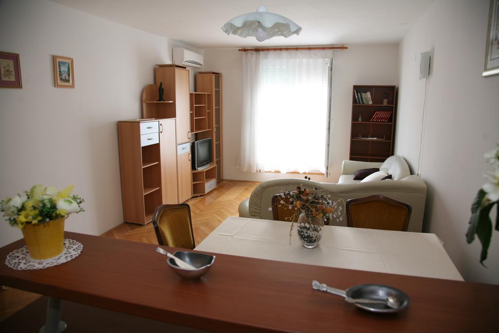 Apartment Dg With Parking Garage Σπλιτ Εξωτερικό φωτογραφία